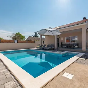 House Karla Villa
